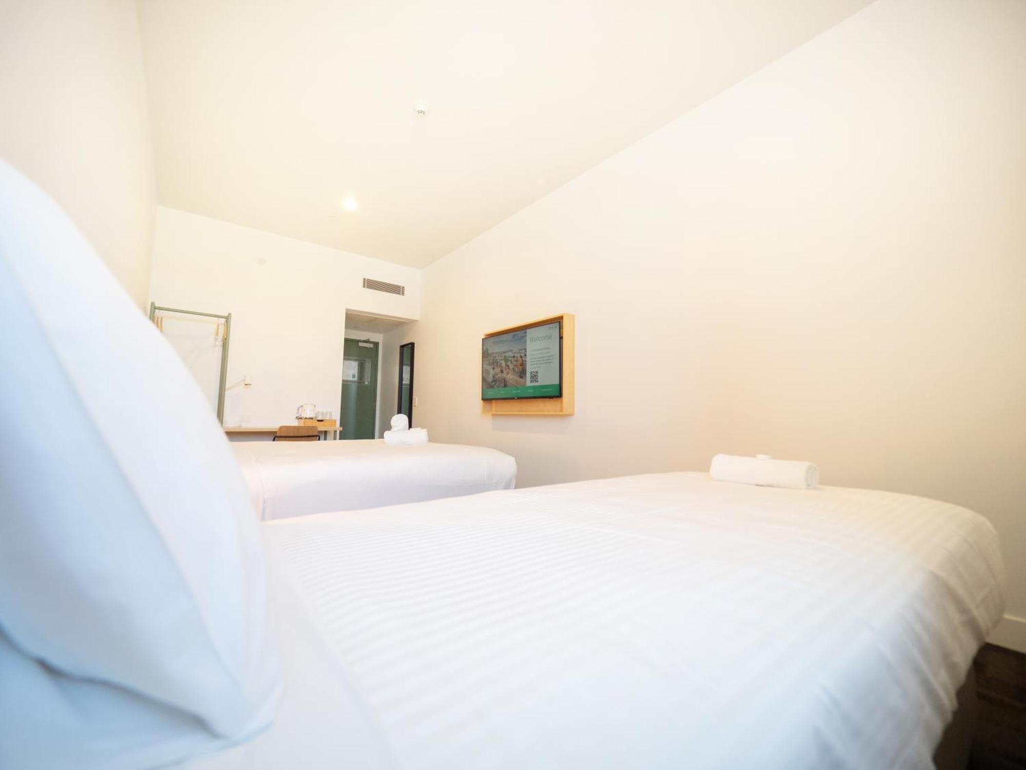 King Plus One Ensuite