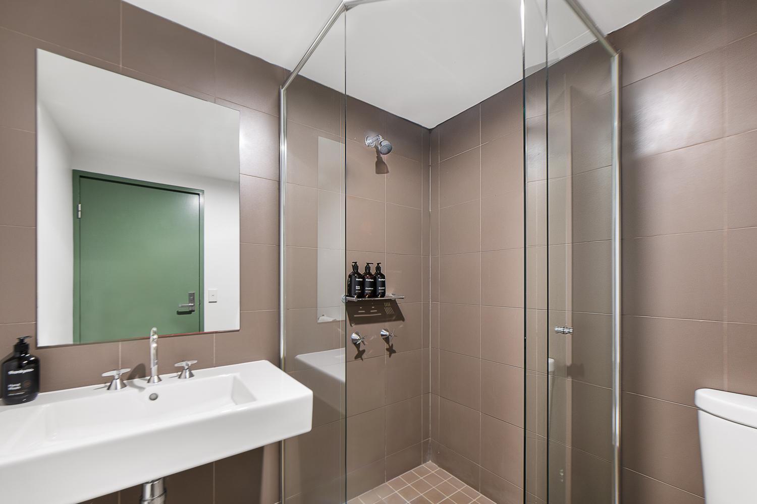 Queen Plus 1 met badkamer